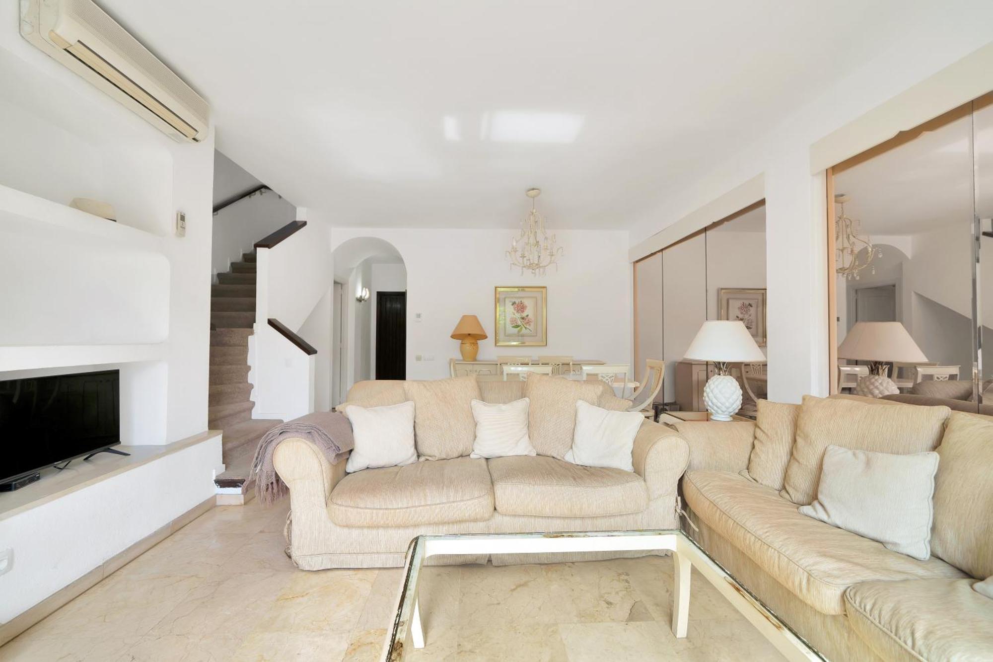 Beachside House Mariabanus Rumah liburan Marbella